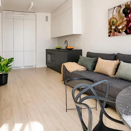 Towarowa Harmony Apartment, Free Parking, Air-conditioning, Self Check-in 24h 波兹南
