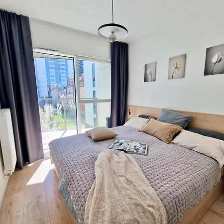 Towarowa Harmony Apartment, Free Parking, Air-conditioning, Self Check-in 24h * 波兹南