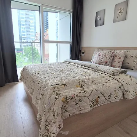 Towarowa Harmony Apartment, Free Parking, Air-conditioning, Self Check-in 24h 波兹南